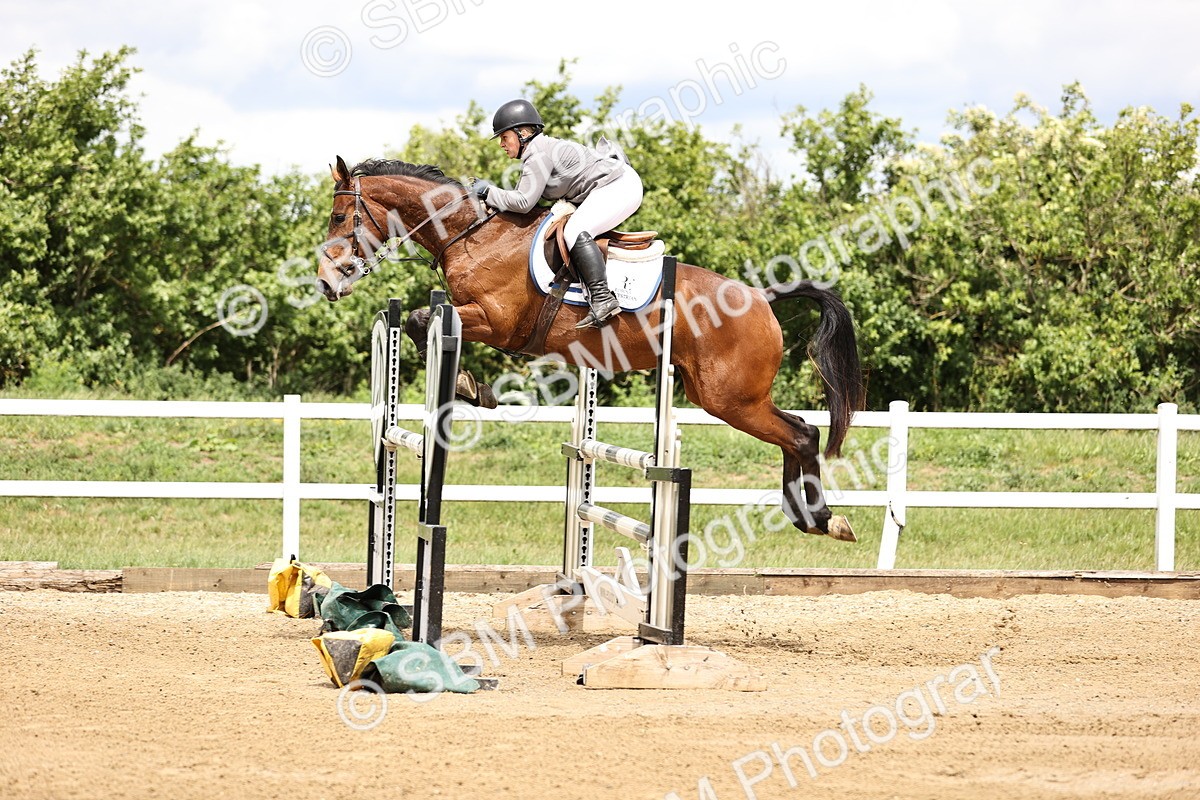 SBM_002949 - Class 11 - Senior Newcomers - 1.10m