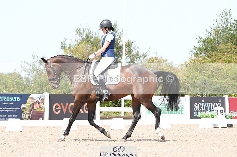 250817-125842-09533 - 052-Marcela.PomphreyLinkeltje.DE.J