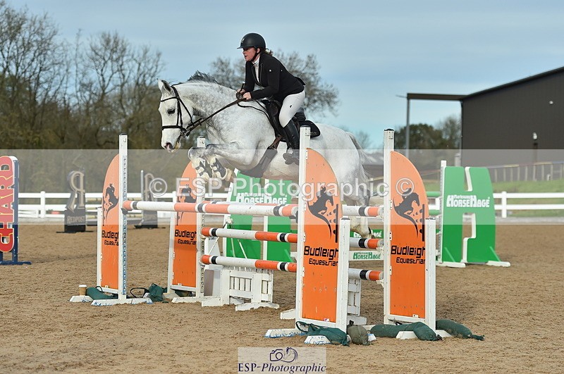 231111A-132418-02129 - Cls 12 Newcomers & 1.10m Open