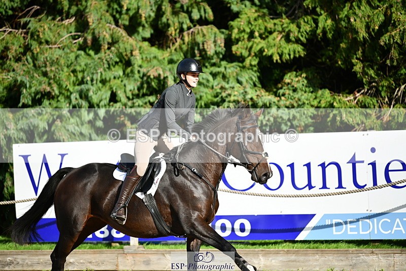 251004A-150942-01698 - Classes 8 & 9 70cm