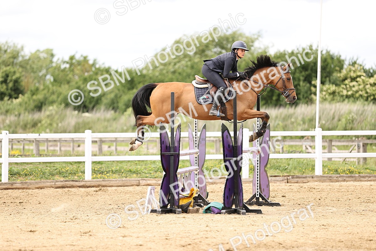 SBM_003309 - Class 11 - Senior Newcomers - 1.10m