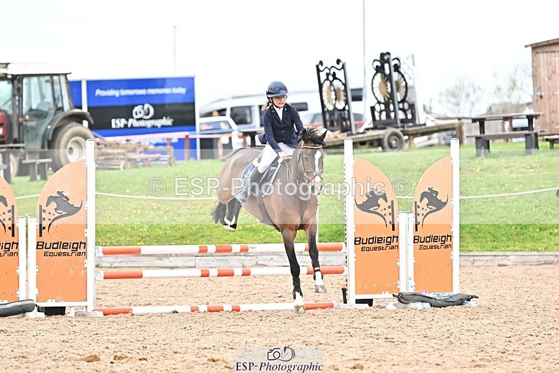 250414-104913-00251 - 80cm Round 1