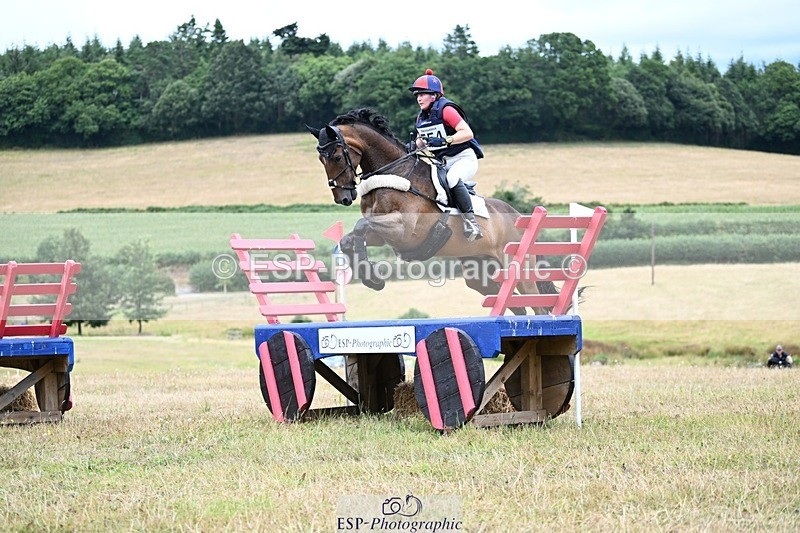 250803A-123822-13255 - M-554-Lucy.Henretty-Lee-AMANDI.VIVENDI