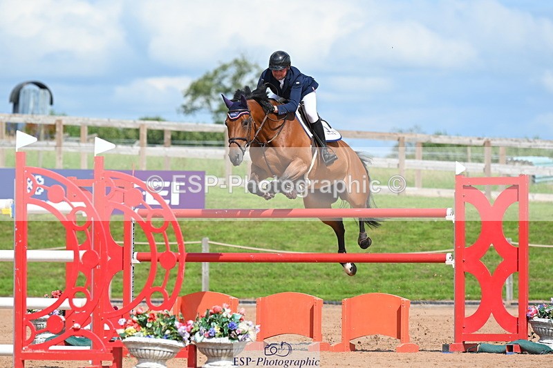 230721A-160533-07603 - Cls 10, 2 Star Big 1.45m Start to break