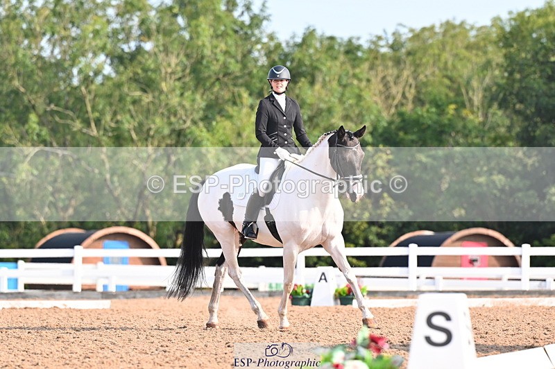 240817A-091017-06516 - 109-Michelle.Head-Alvescot.Winning.Mood