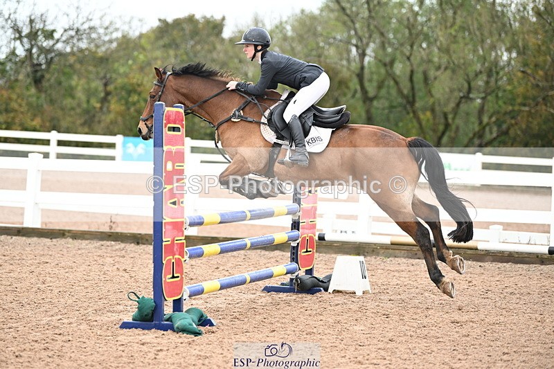 241023A-112720-00549 - Cls 1 British Novice and 90cm Open