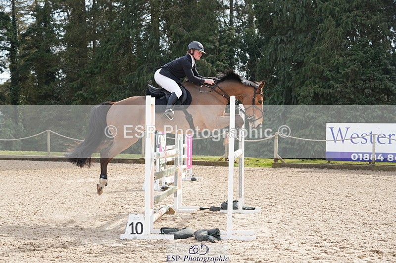 260322A-130723-01787 - 12 Newcomers 1m 10 Open