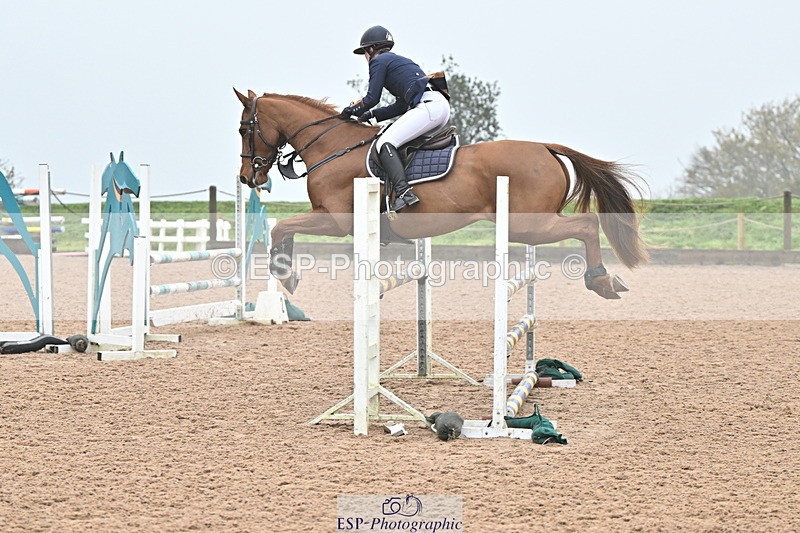 241103A-111239-06936 - SUN Cls 18 British Novice and 90cm Open