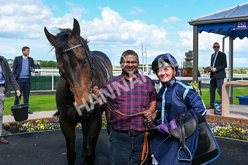 120526-Race 3-Merlier-7886 - Race 3 3.30pm Bowel Cancer Screening Programme Saves Lives Selling Stakes