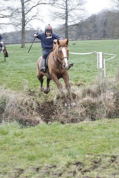 _MGN0687 - Summerhill Chase 2012