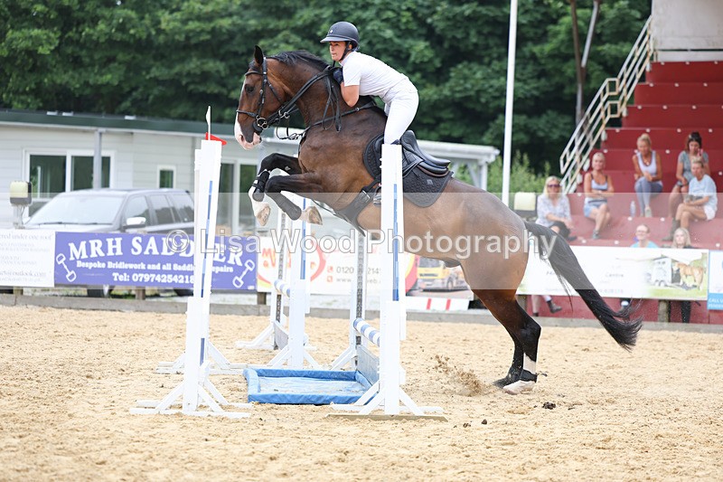 3E7A6353 - Class 8: Senior Newcomers/1.10m open