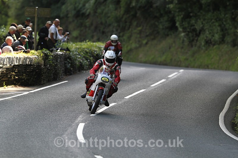 FOM_1205 - Classic TT Lap of honour
