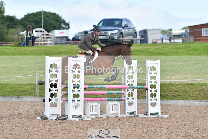 240609A-111304-04449 - Cls 17 Snr 1.05m Open