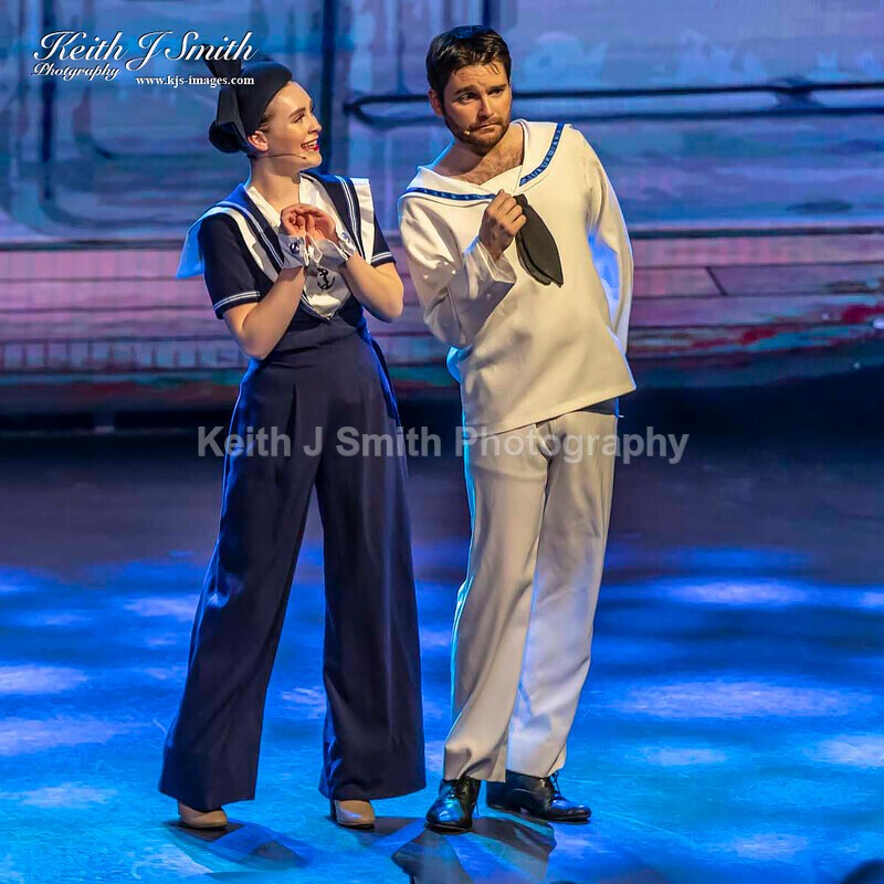 6KJS0238 - Ambition show team