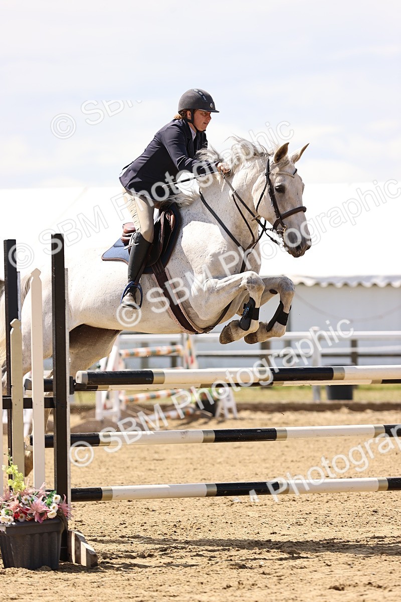 SBM_009801 - Class 8 - Senior Newcomers - 1.10  Open