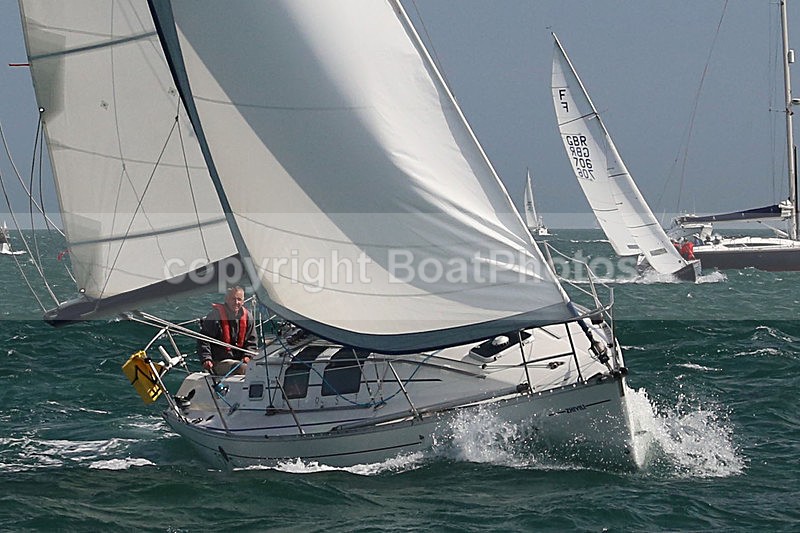 150627 ZHIVILI GBRT9474 WT7A0704_S - ROUND THE ISLAND RACE - SATURDAY 27th JUNE 2015