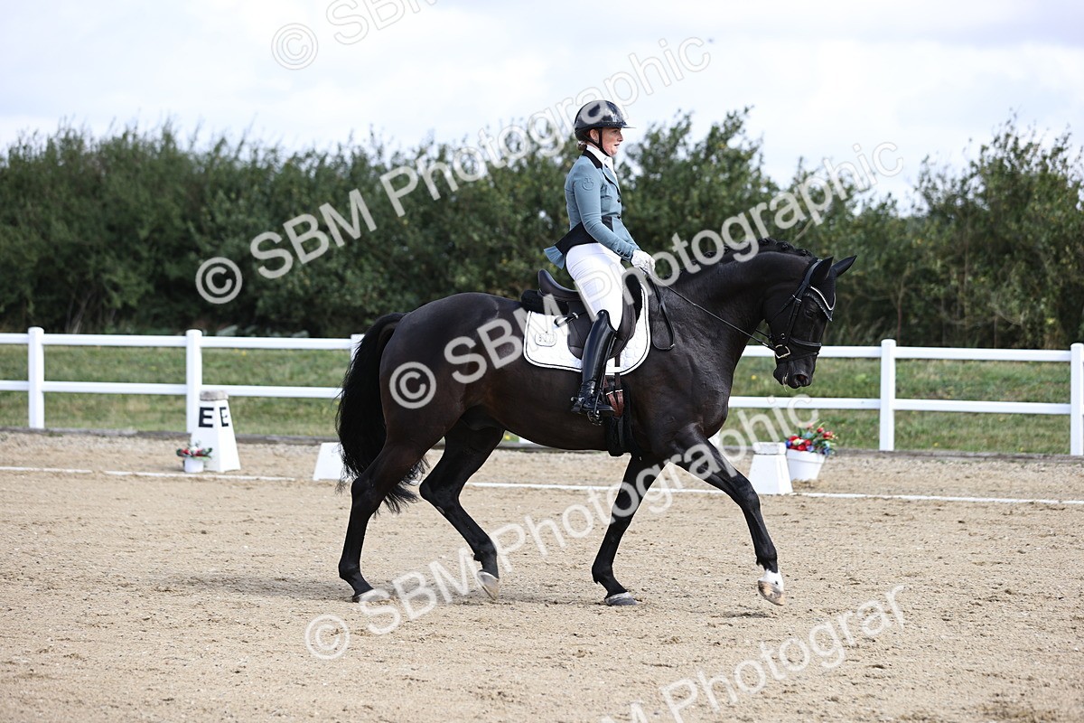 SBM_016060 - Class 14 - Novice 23 - 10.29-11.32