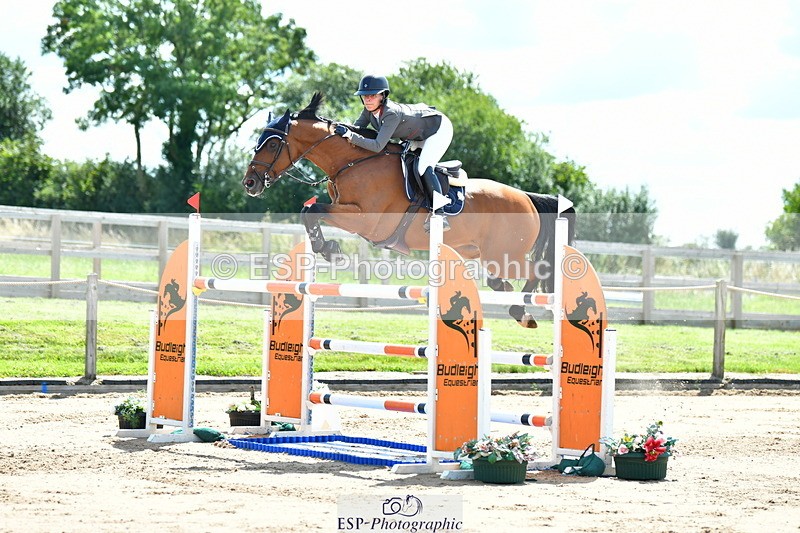 230720A-111217-02104 - Cls 5, 2 Star Medium 1.35m