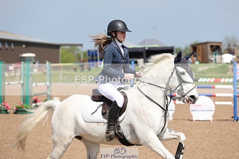 250503-120939-00935 - Cls 9 Pony Foxhunter and 1.10m Open