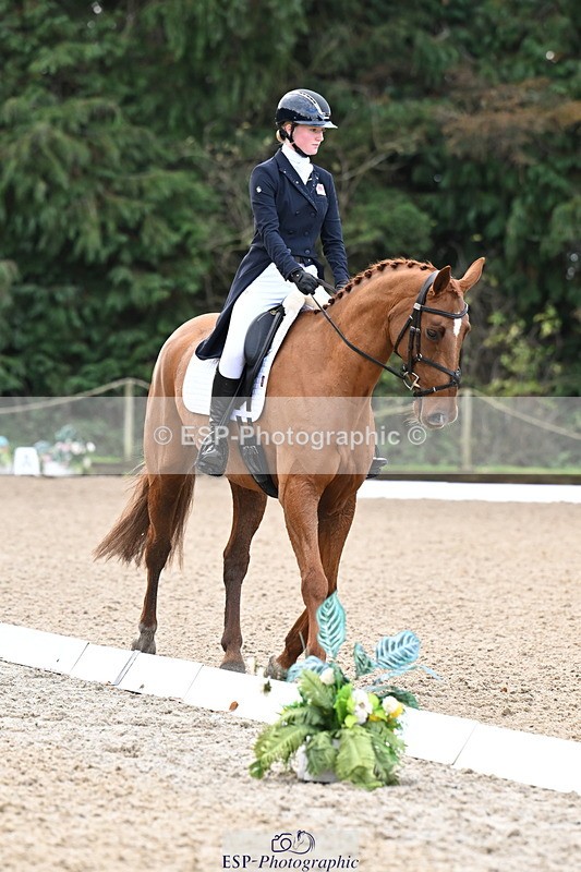 251023A-101101-01448 - B-127-Jessica.McCaldin