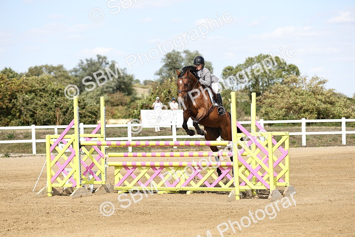 SBM_005098 - Class 6 = Senior Newcomers - 1.10m Open