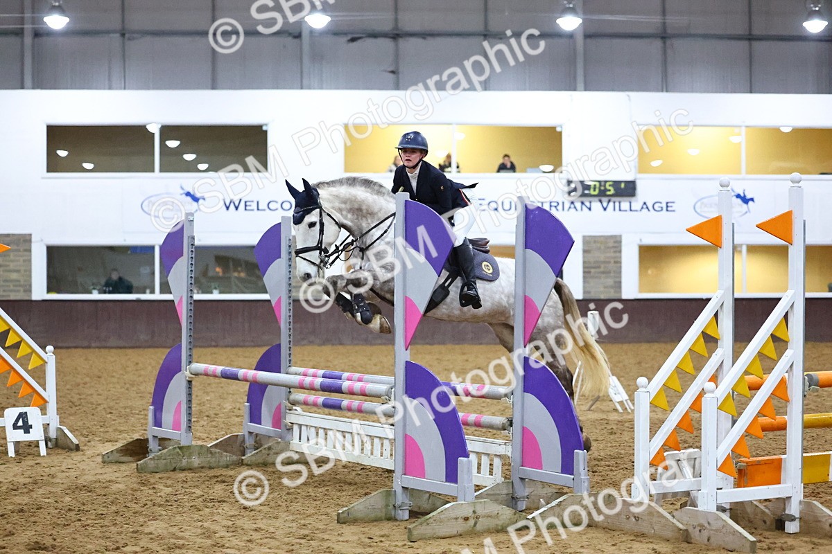 SBM_002887 - Class 6 - Holly & Ivy Stakes - 90cm