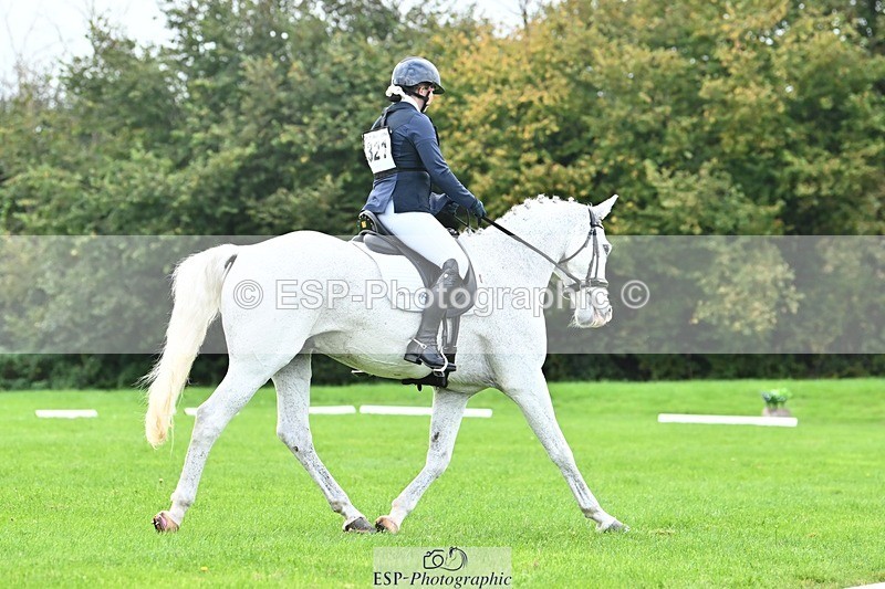 241024-115749-02569 - 321-Hannah.Underhill-DONBEG.GREY