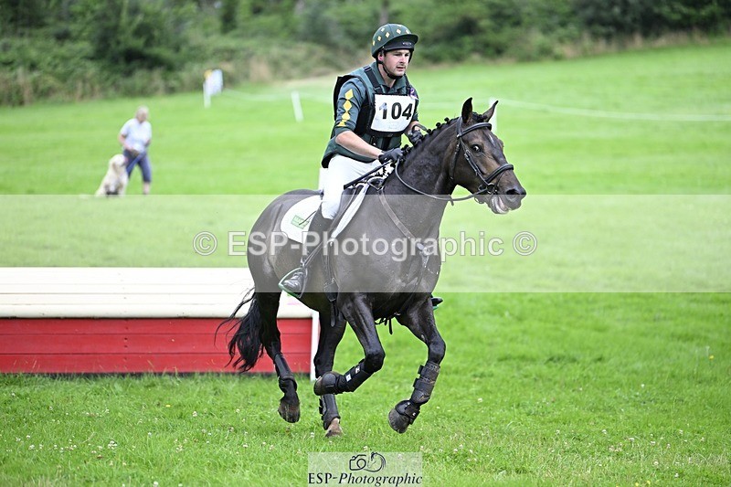 240803-114724-03752 - 104-Ollie_Martin-MIH_HUNTERS_BEAR