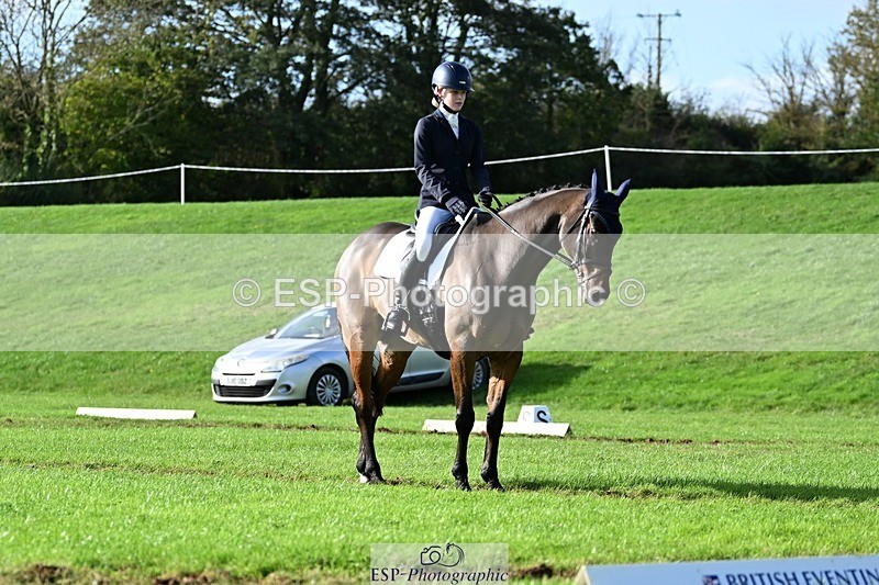 241025-113643-07178 - 548-Fenella.Redvers-DANCING.PADDE