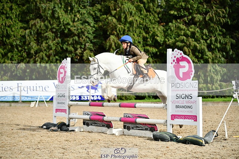 251004A-150520-01659 - Classes 8 & 9 70cm