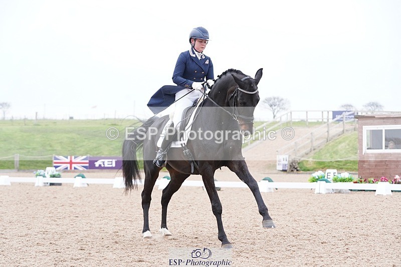 250403-161100-03254 - 003-Abbie.Newbury-Seagry.Firstamour