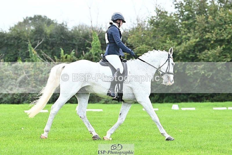 241024-115748-02568 - 321-Hannah.Underhill-DONBEG.GREY