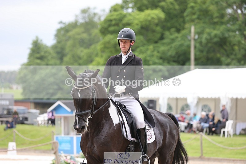 240524-171433-11262 - 377-HONEYBROOK_EXTRA_SPECIAL-Tom_Rowland