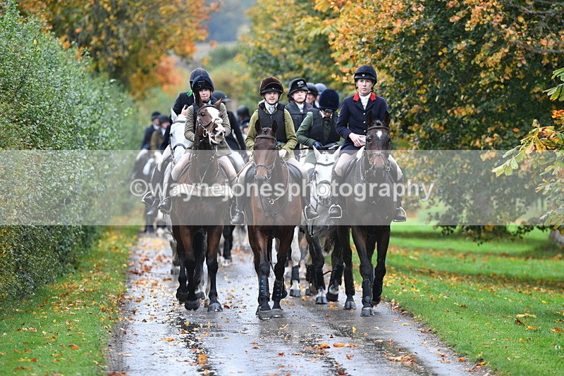 WJ5_6210 - B&B walk back for Hunt Tea !