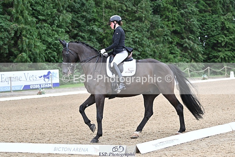 240810-104052-02506 - 209-Jess.Ralton-Newton.Freezeframe