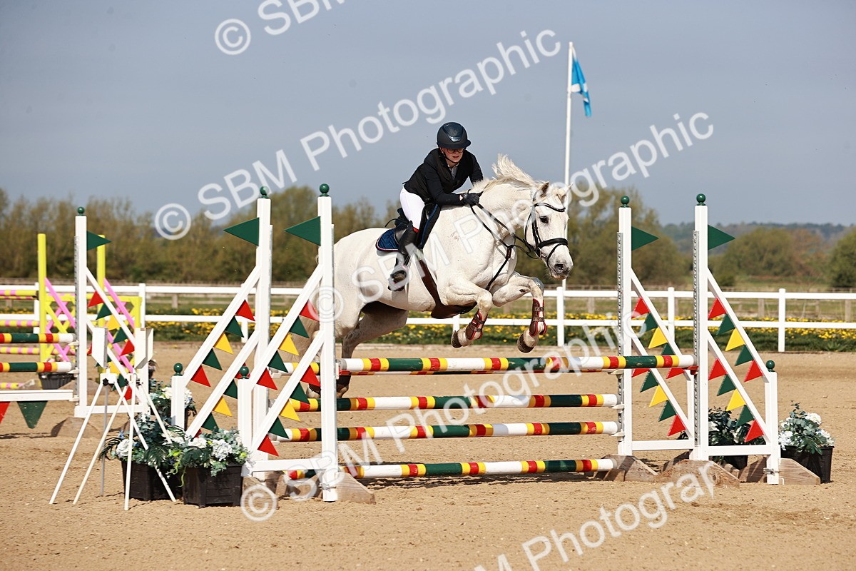  - Class 21 - Senior British Novice - 90cm