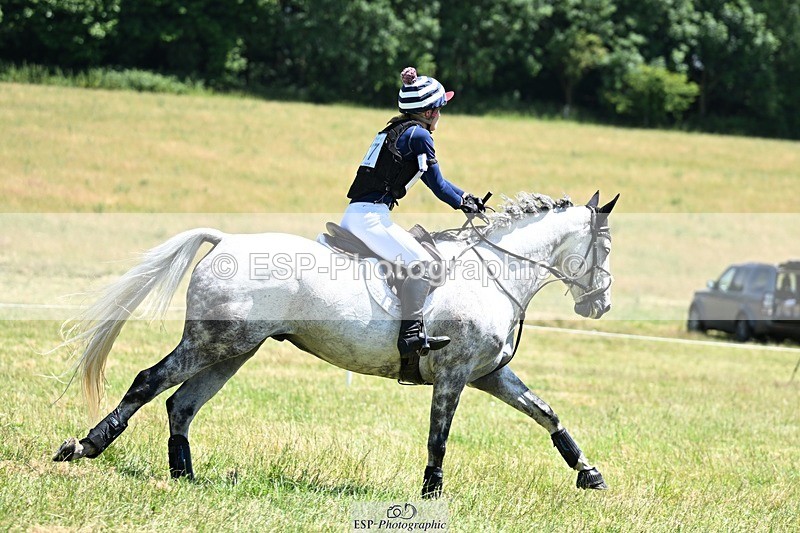 240629X-140239-3975 - 177-Coco_Smythe-MACHAS_GREY