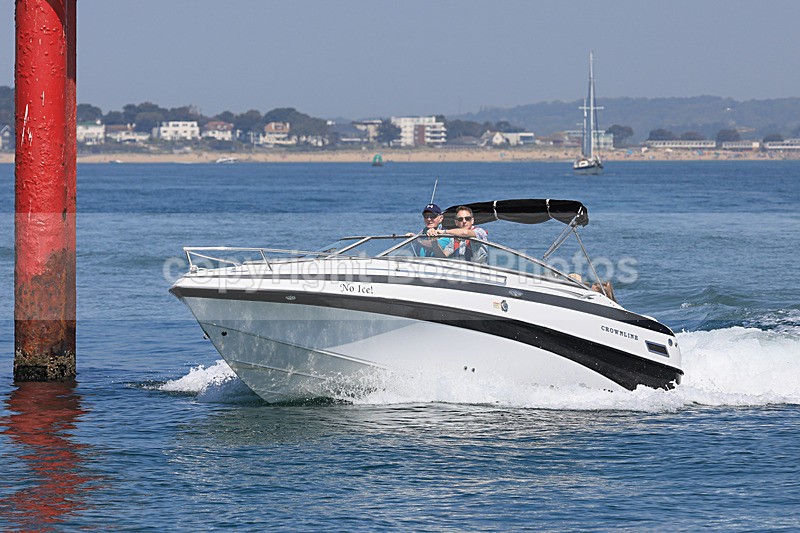 180506 NO ICE - CROWNLINE 1Y3A8665 - Motorboats - Open