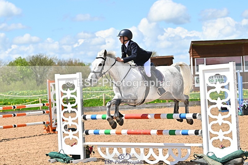 240504A-124643-01634 - Cls 4 Blue Chip Pony Newcomers & 1m Open