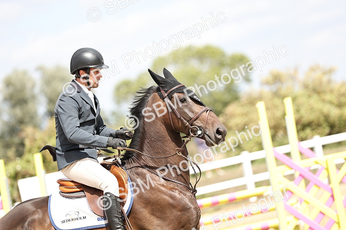 SBM_004737 - Class 5 - Senior Discovery - 1.00m Open