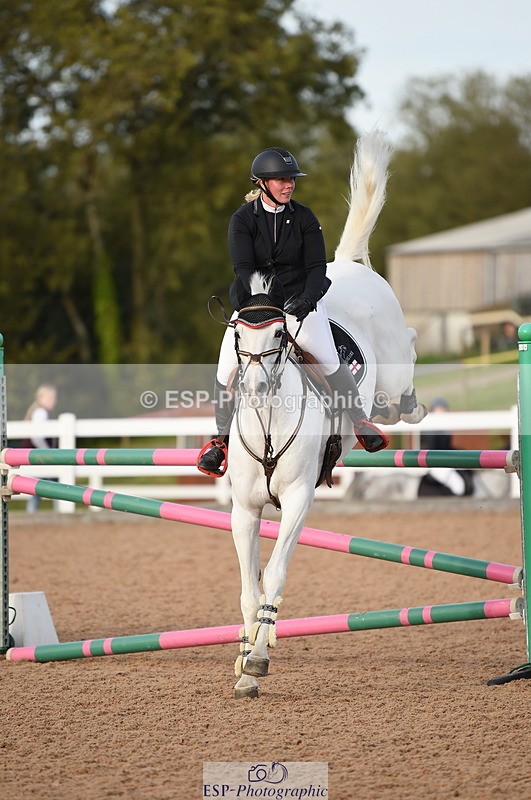 231015A-163732-09342 - Cls 27 1.10m Amateur Q 2nd R