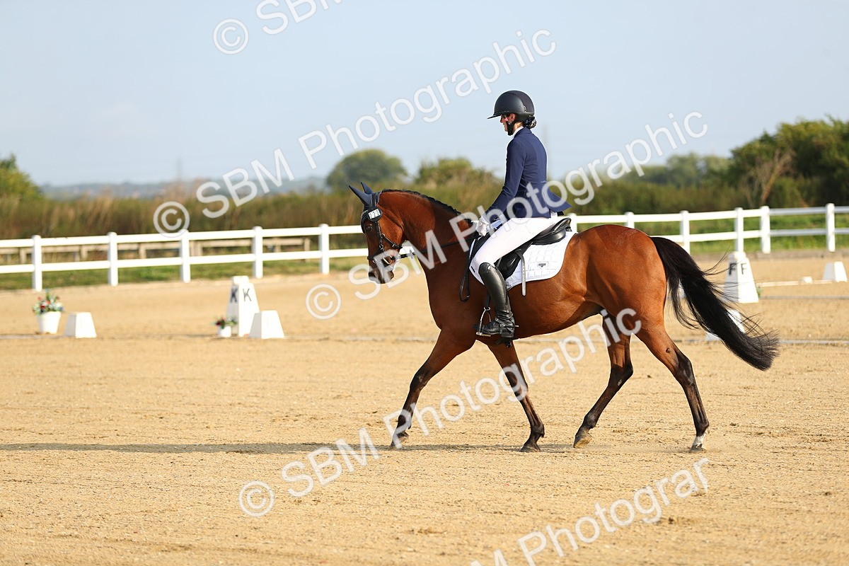 SBM_014957 - Class 13 - Novice 23 - 8,30-9.33