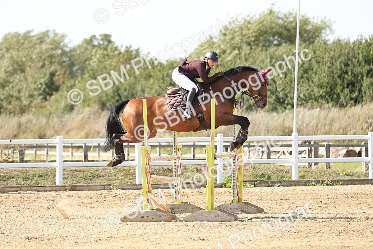 SBM_005202 - Class 6 = Senior Newcomers - 1.10m Open