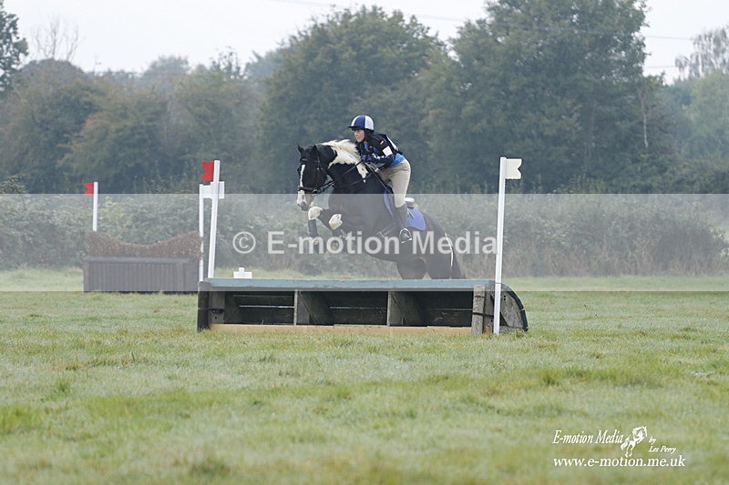 WWHT 171021 0436 - Novice Restricted (0.80m)  17/10/21
