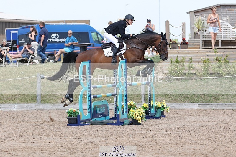 250725-124005-02220 - Cls 2 Snr Newcomers