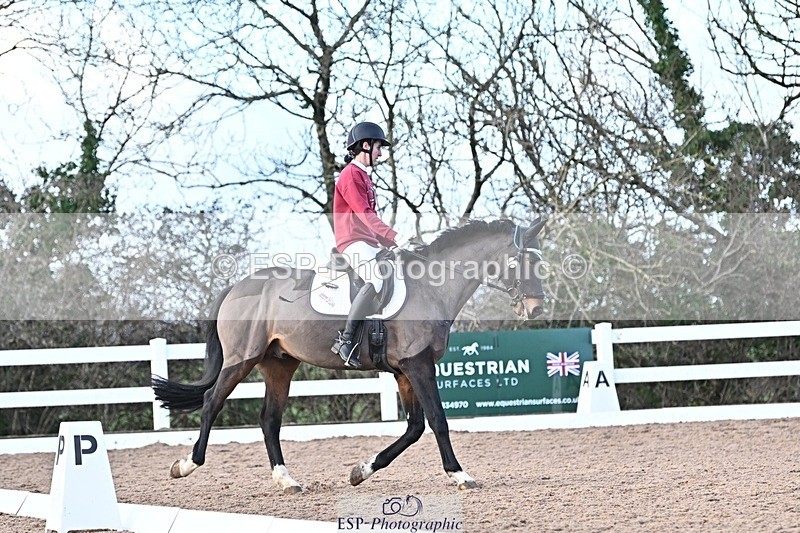 241214-122145-01578 - 132-Alys.Matravers-VORVASHILL.VERTIGO