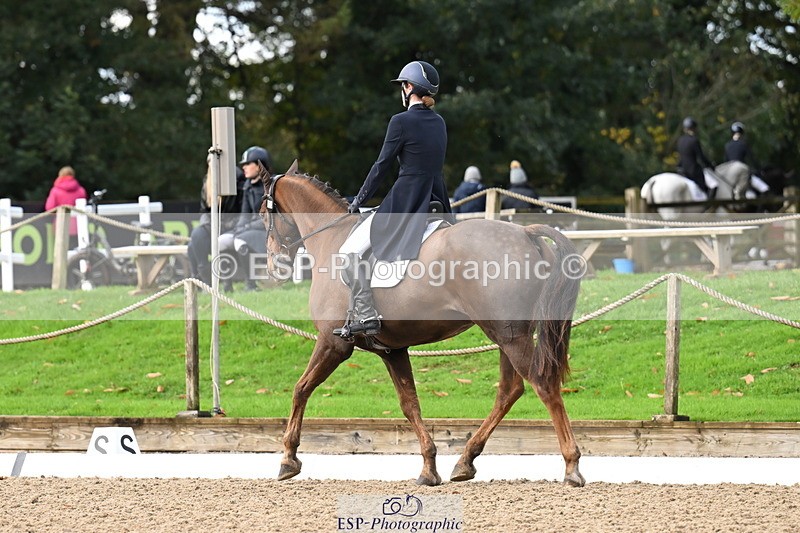 251023A-095129-01338 - B-124-Sophie.Lamb