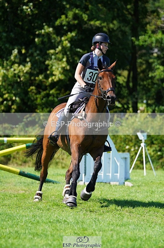 240811A-150502-04968 - 305-