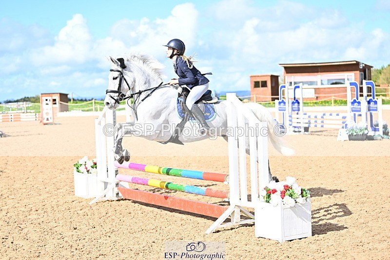240504A-093155-00893 - Cls 1 Pony Intro 70cm