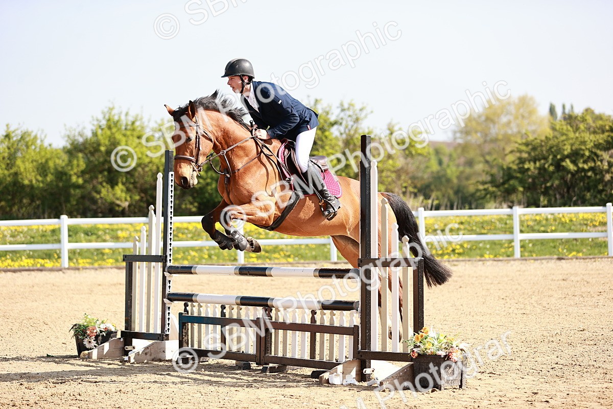  - Class 21 - Senior British Novice - 90cm